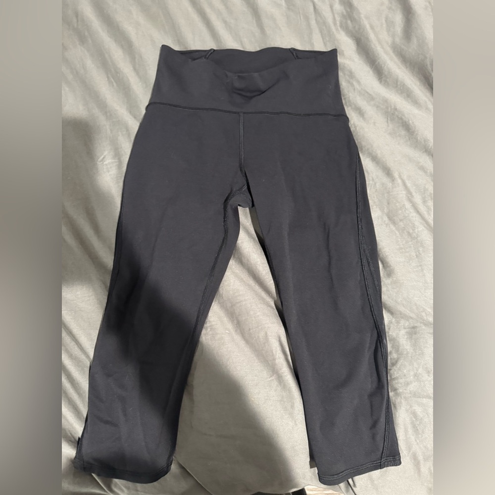 Cropped lululemon leggings w/ mesh